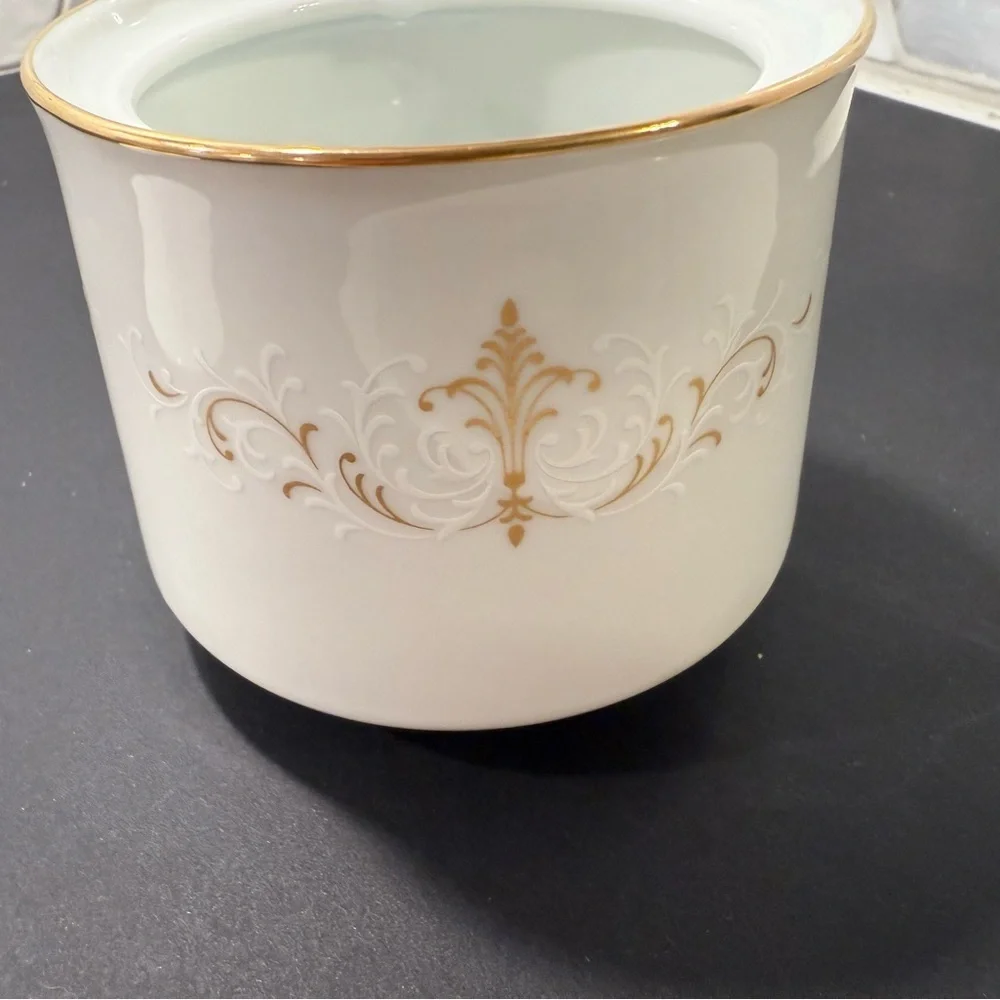 Noritake China: Creamer & Sugar Bowl Courtney Pattern 6520 White & Gold Vintage